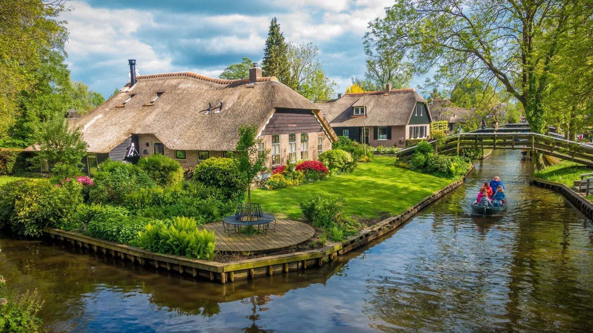 maisons-barques-ponts-herbe-2-2000