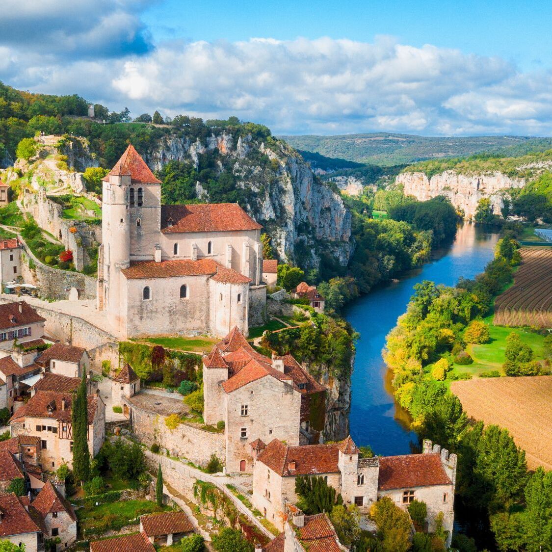 village-medieval-saint-cirq-lapopie