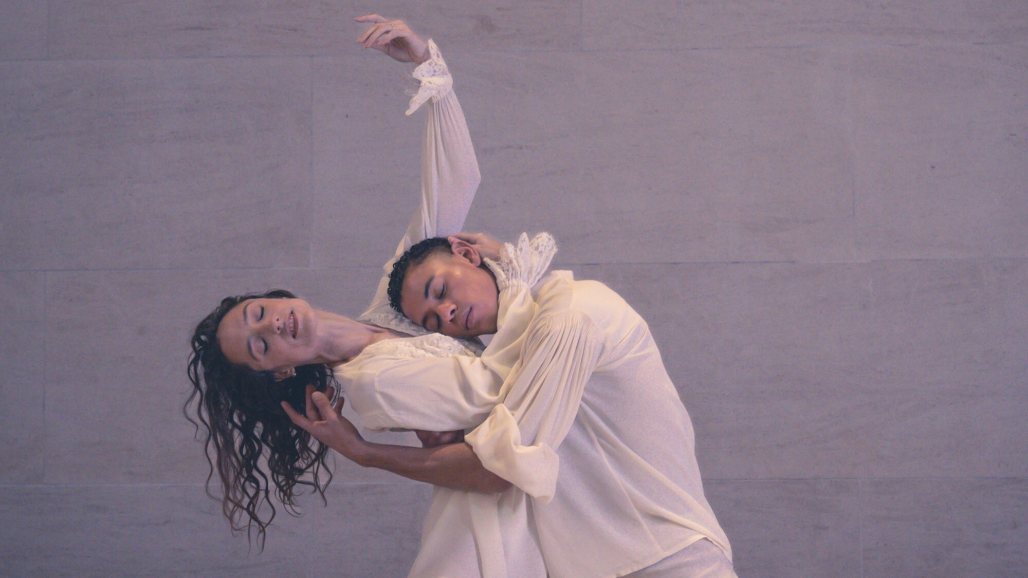 guillaume-diop-et-dorothee-gilbert-au-musee-du-lou