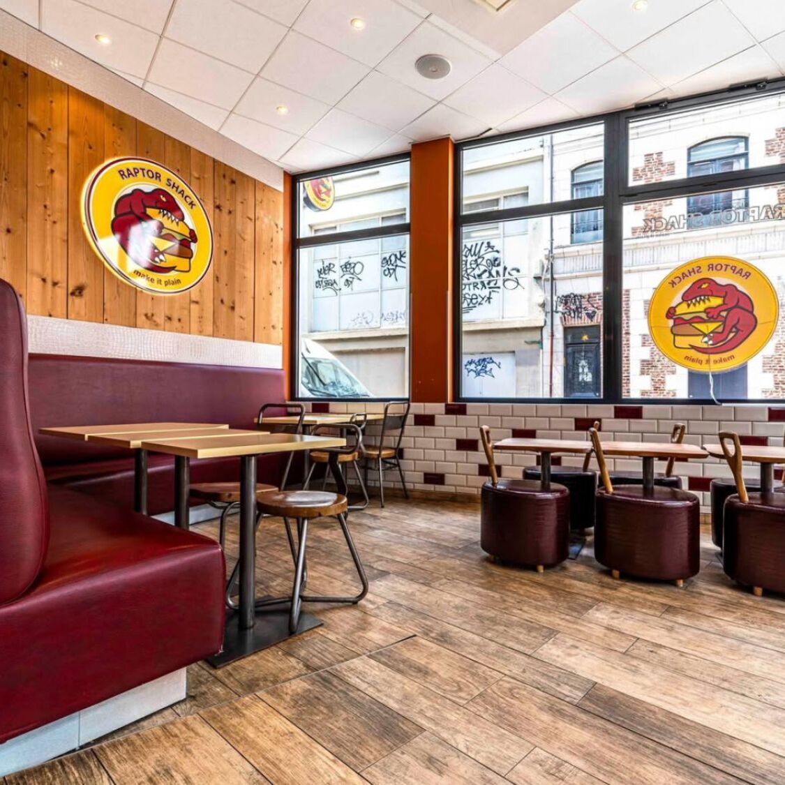 restaurant-burger-chaises-tables