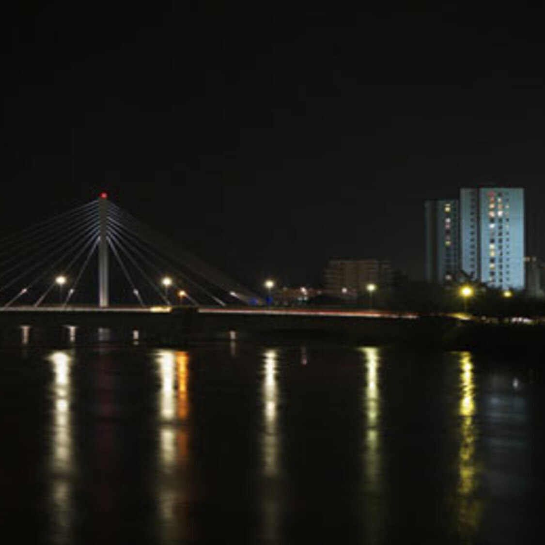 un-pont-de-nantes-la-nuit-ok