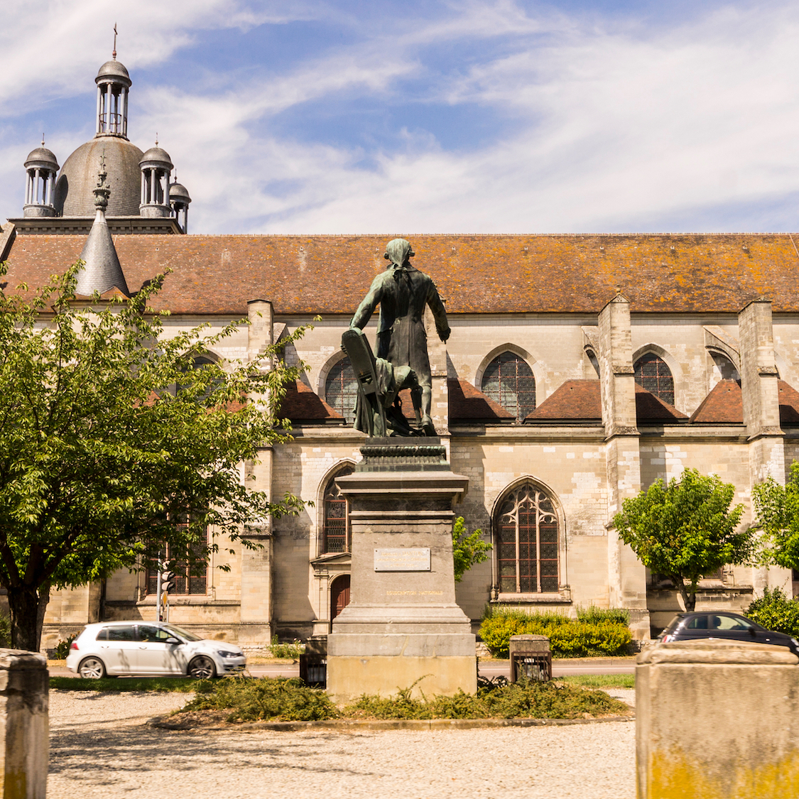 Dans cette commune près de Paris, Hittler et Zielenski vont s'affronter au second tour shutterstock-1025094916
