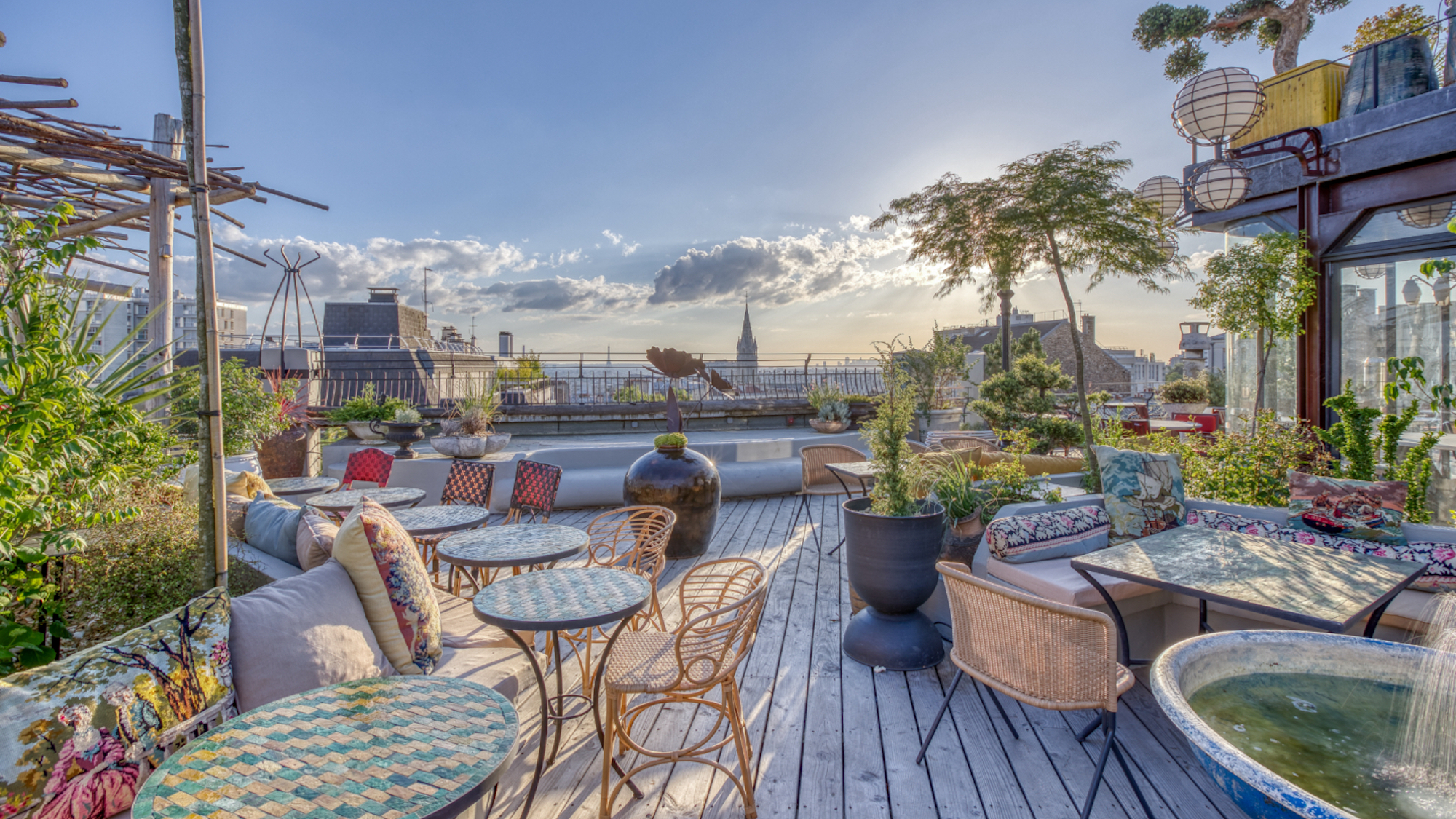 Ce jardin suspendu parisien de 170 m2 rouvre début avril ! img-105553-ac-20240605-le-toit-rooftop-paris-r00-f
