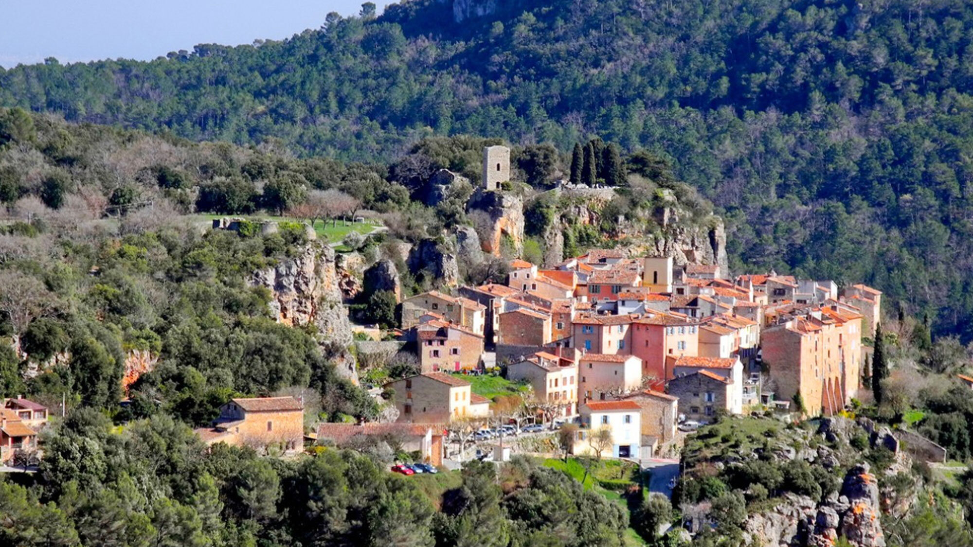tourtour-village-perche-marseille-france