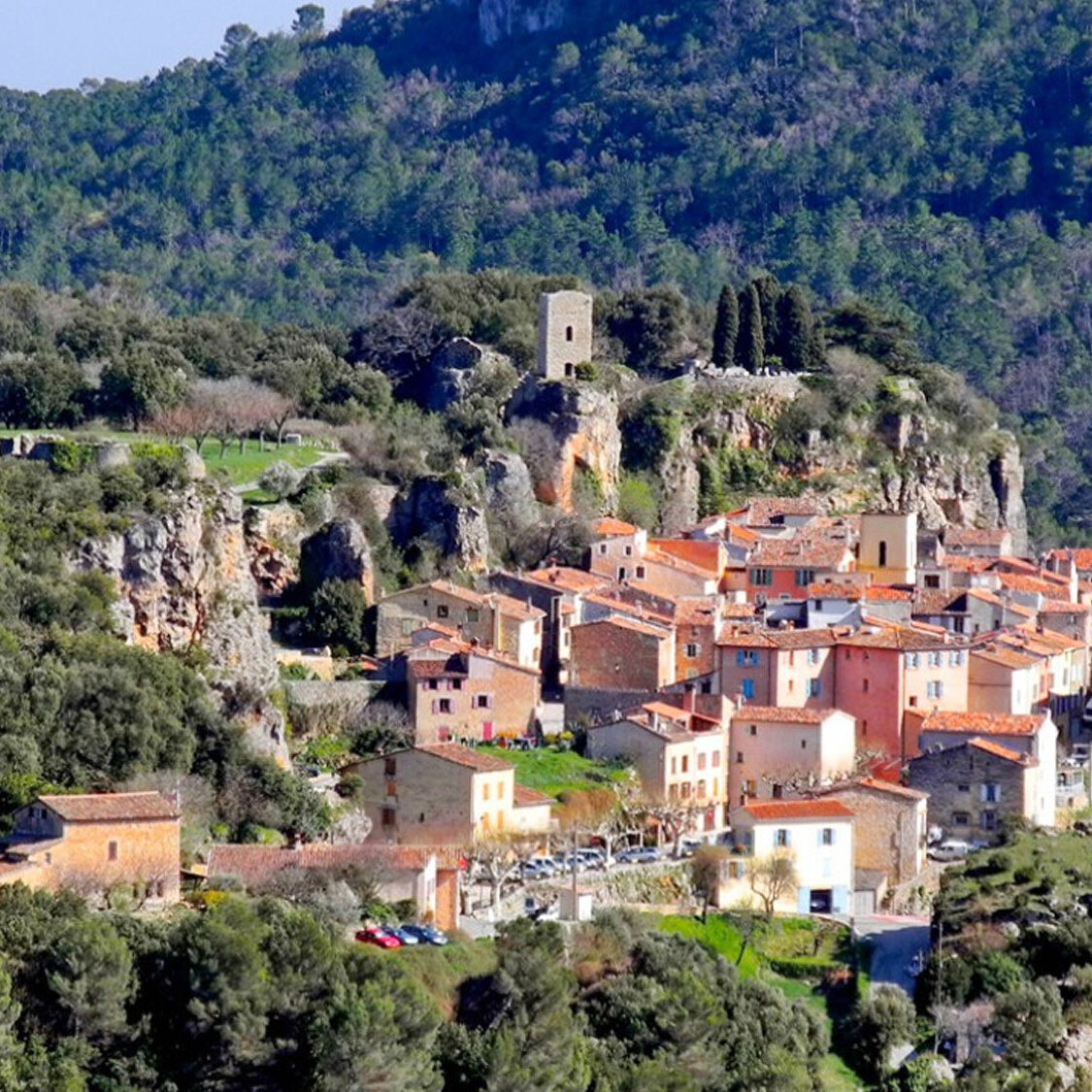 tourtour-village-perche-marseille-france
