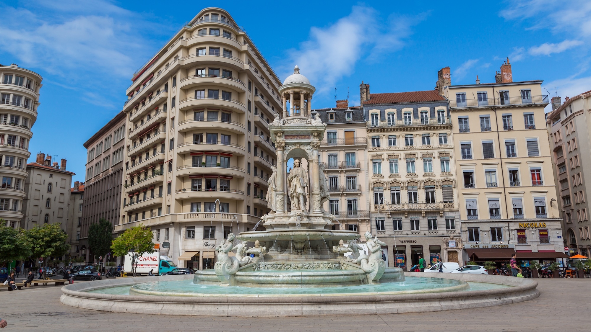 cafe-jacobins-lyon-tournage-netflix