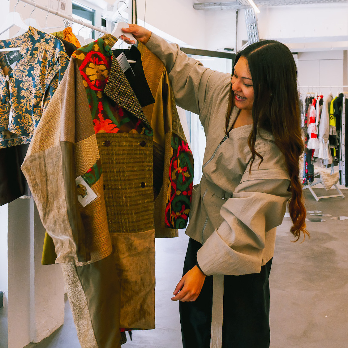 A young Parisian designer creates reversible and transformable clothing dsc03826