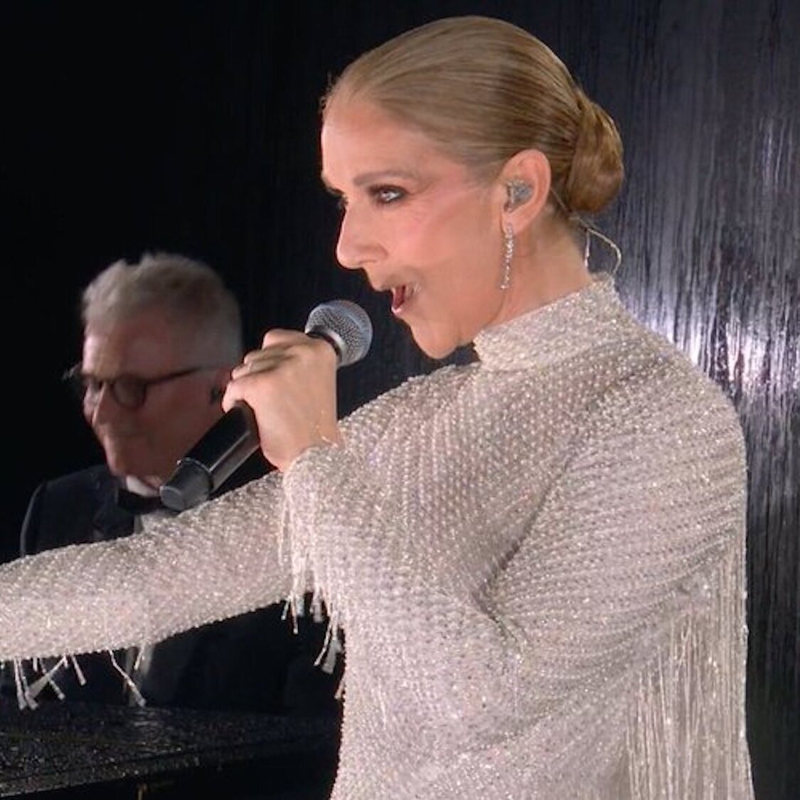 Céline Dion annonce un 11e concert gratuit depuis la Tour Eiffel ! image