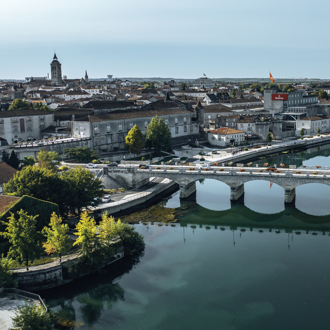 5 Must-Do Experiences Around Cognac 2020-cognac-vue-aerienne-charente-pont-quais-copyr
