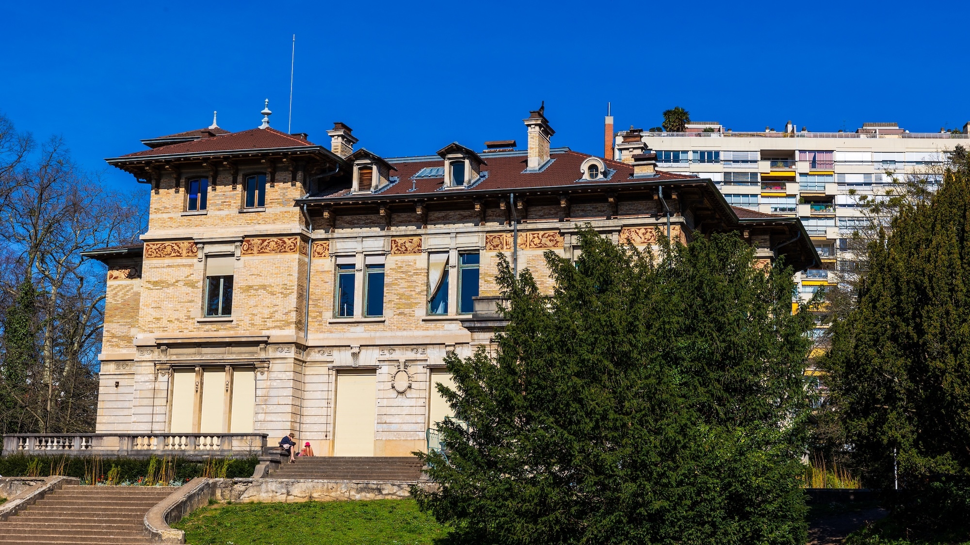 villa-gillet-lyon-lieu-culturel-renovation-deux-an