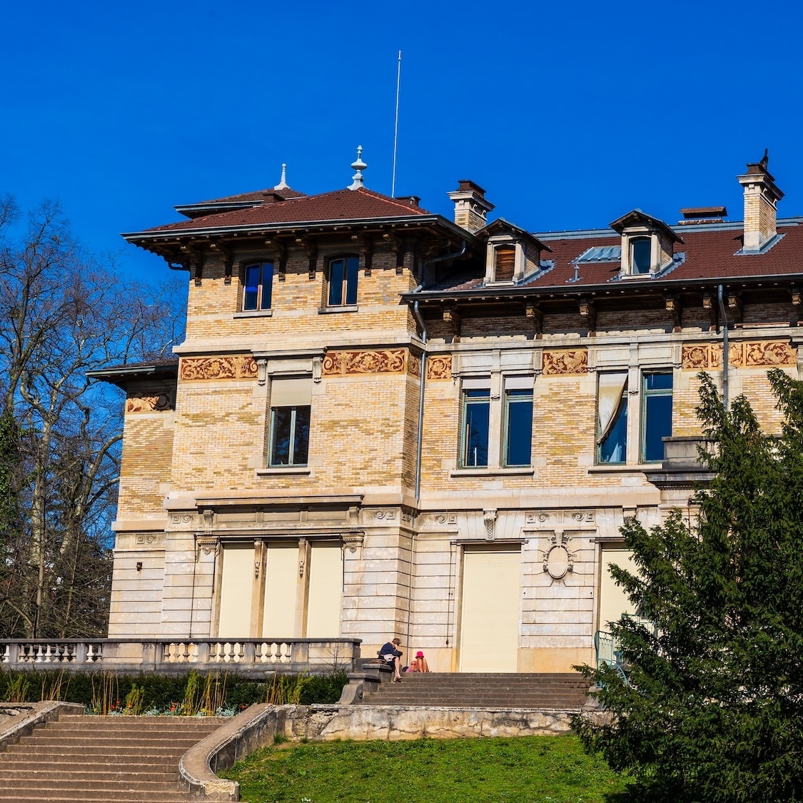 villa-gillet-lyon-lieu-culturel-renovation-deux-an