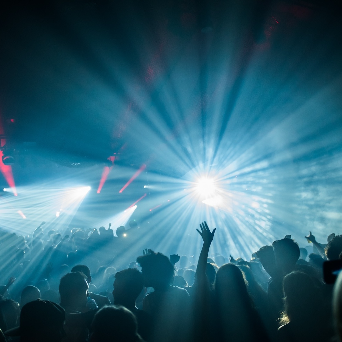 Pourquoi tout le monde se fait recaler de ce club du 9e ? shutterstock-493582774-1-