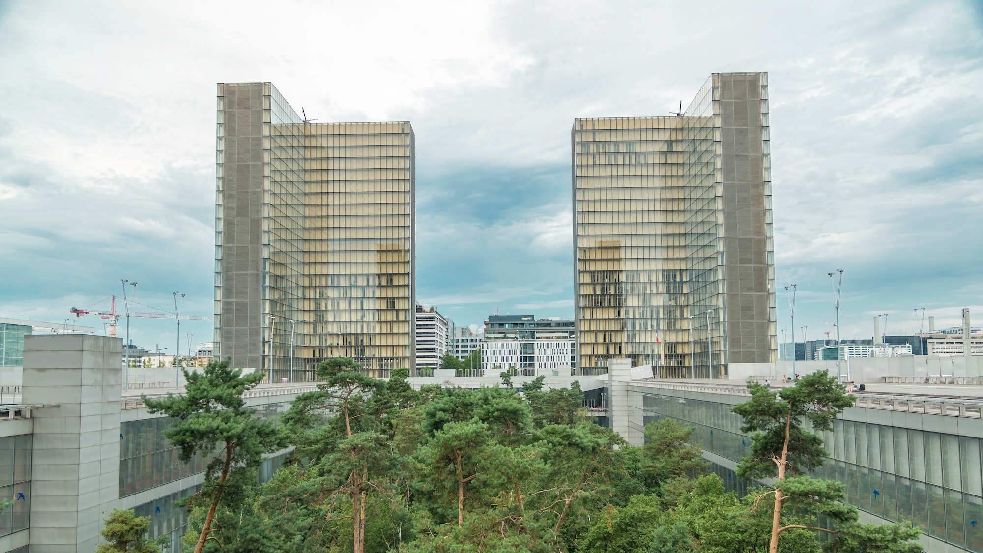 La plus grande bibliothèque de Paris va bientôt fermer ses portes shutterstock-2620484925