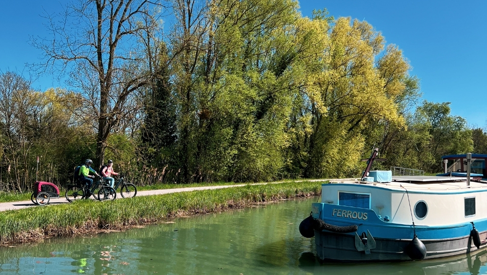 5 activités sportives pour profiter du soleil autour de Dijon top-activite-sport-dijon-ve-lo-canal-de-bourgogne