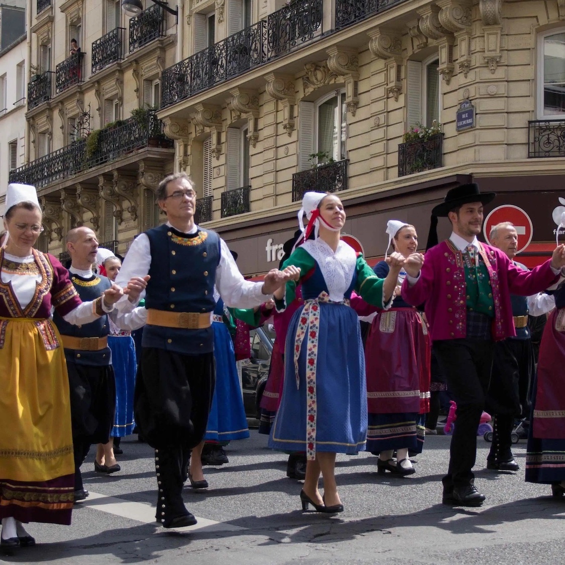 Crêpes, marinières et chouchen : une immense Fête de la Bretagne à Paris ce week-end ! bretagne-1