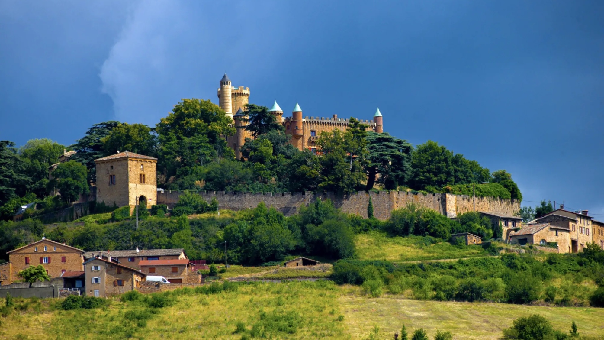 45-minutes-lyon-village-perche-montmelas-saint-sor