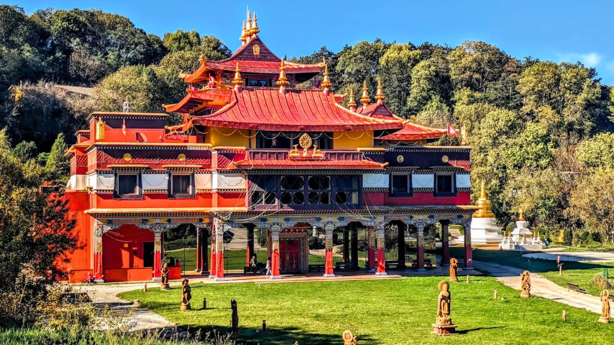 l-rab-ling-temple-bouddhiste-tibetain-montpellier