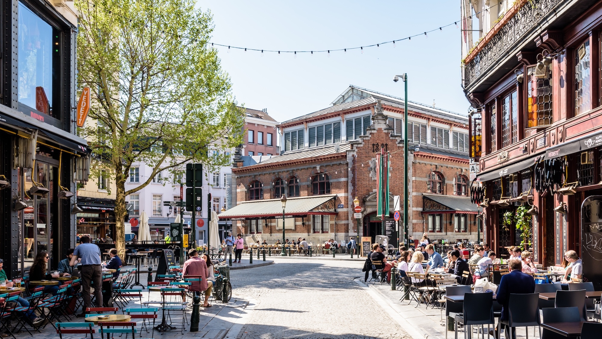 voici-quand-marche-gourmand-halles-saint-gery-brux