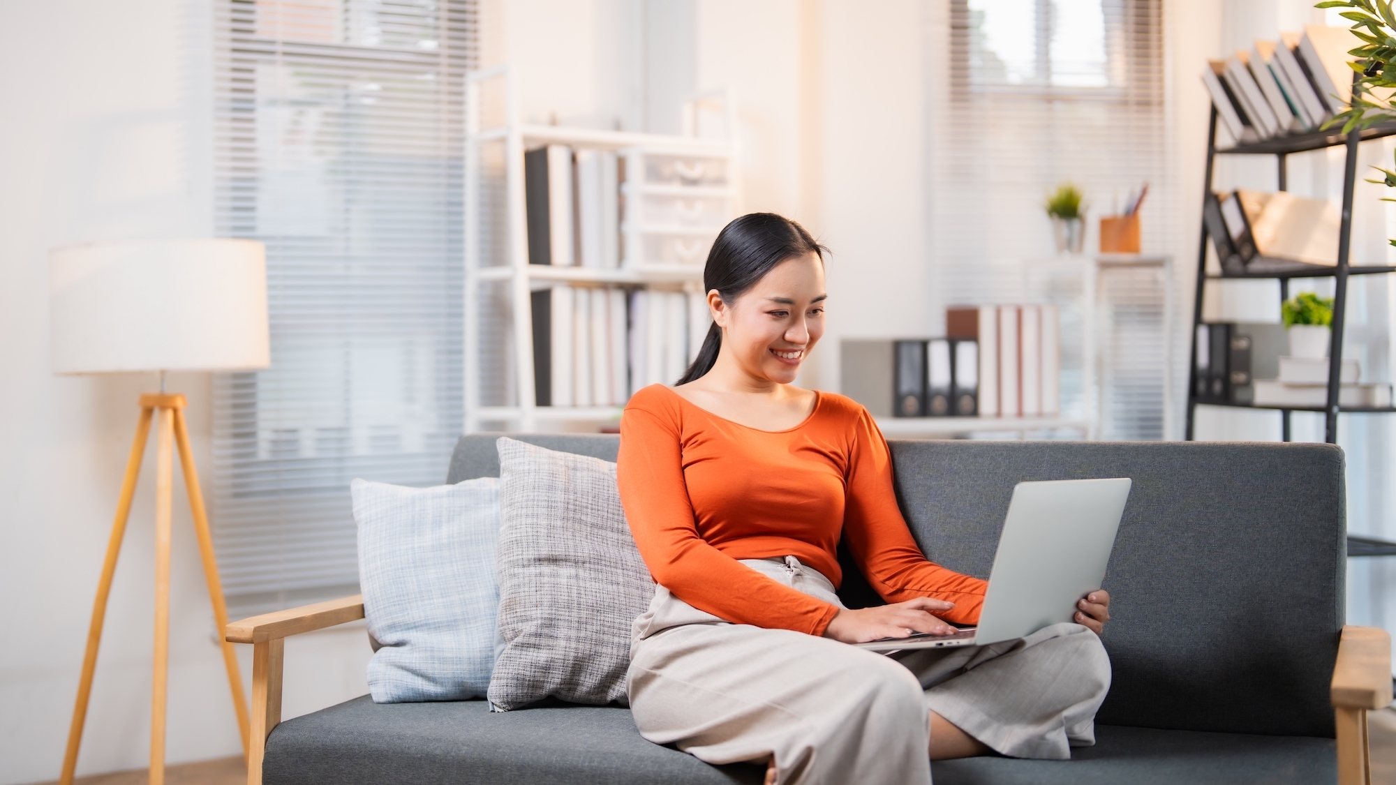 6 astuces pour faire des économies en achetant en ligne shutterstock-2743407143