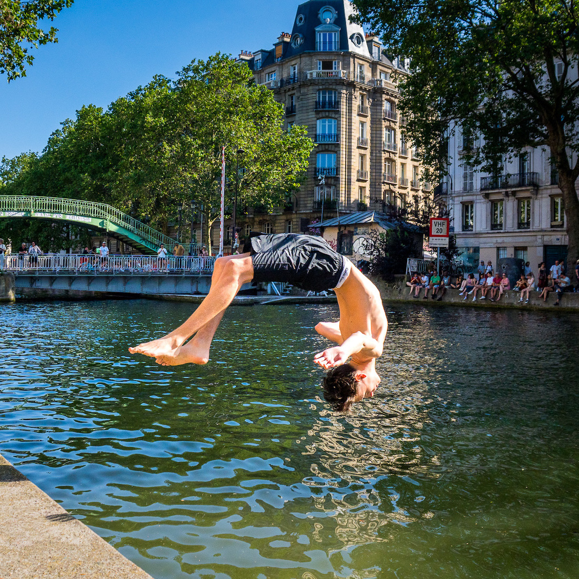 Pourquoi il ne faut surtout pas sauter dans le canal Saint-Martin en ce moment dsc09503
