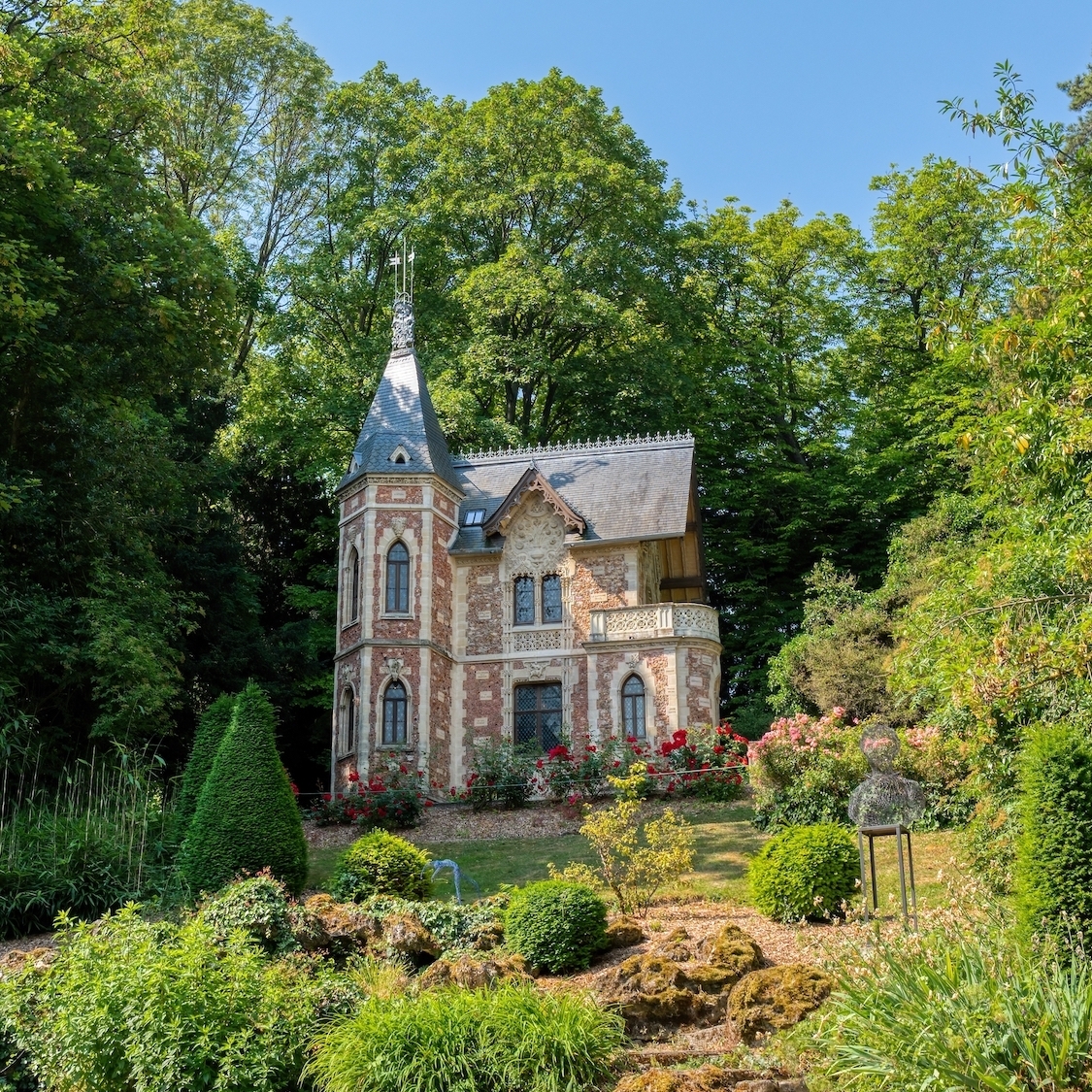 Ce château à 1h de Paris est l'un des plus beaux de la région ! shutterstock-2395838497