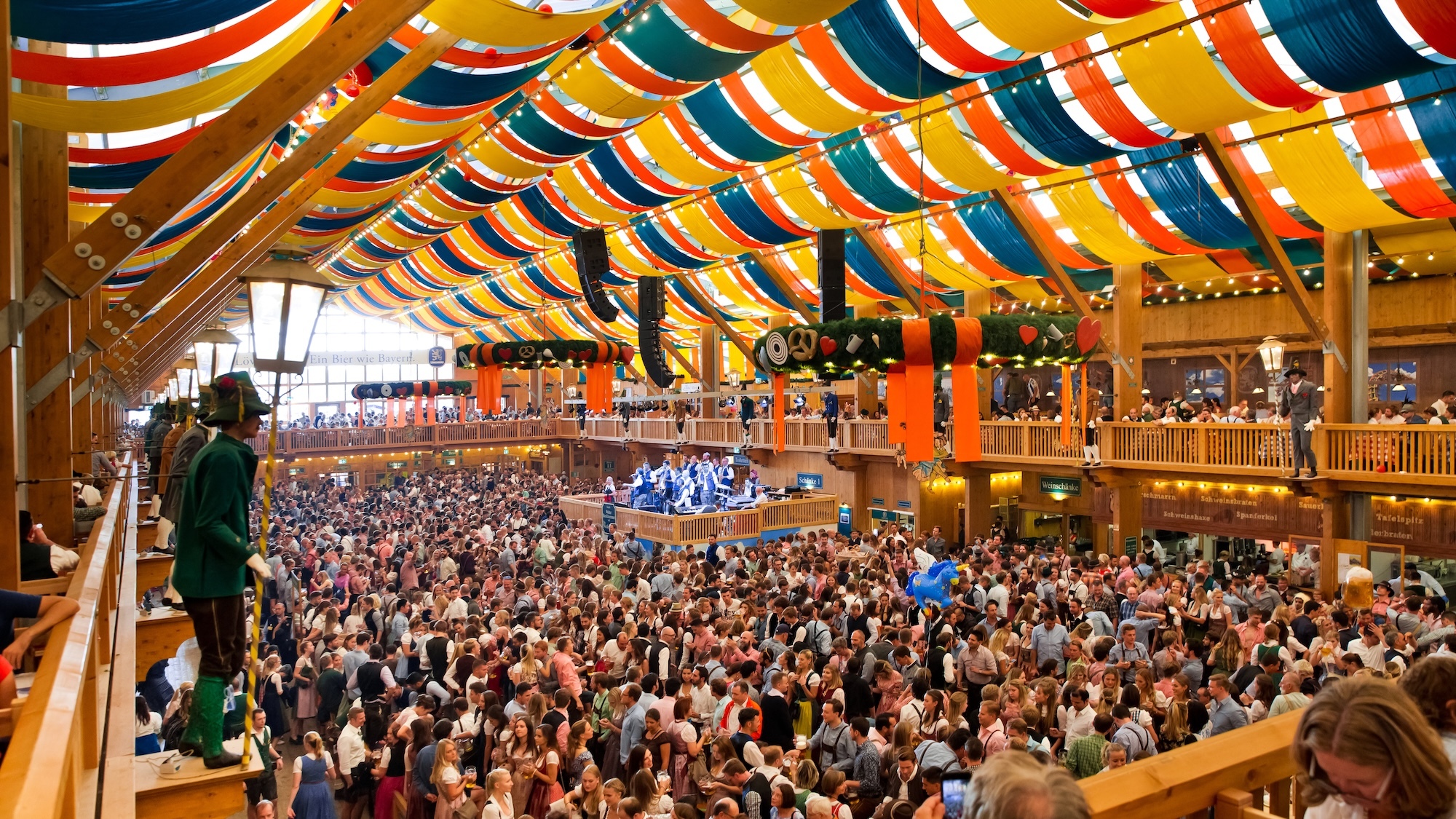 Un Oktoberfest géant débarque dans un parc tout près de Lyon pendant 3 jours ce week-end oktoberfest-geant-parc-pres-lyon-pendant-3-jours