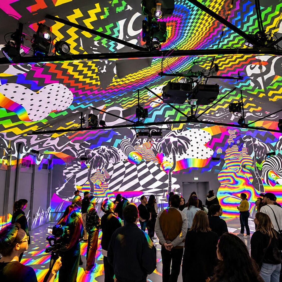À Lille, ce cinéma immersif unique dans la région vous plonge dans des films à 360° video-mapping-salle-projection