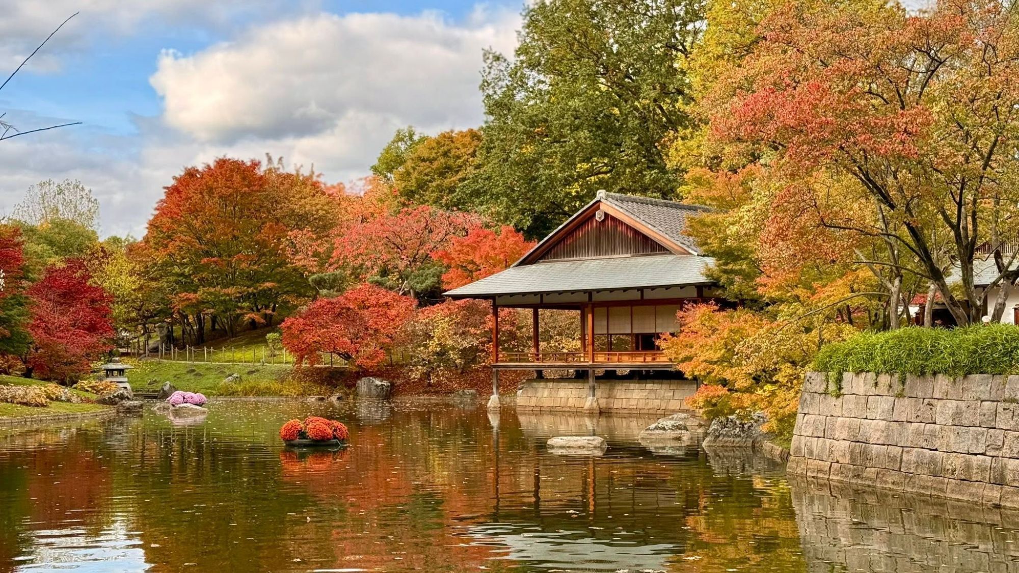 jardin-japonais-feuilles-automne