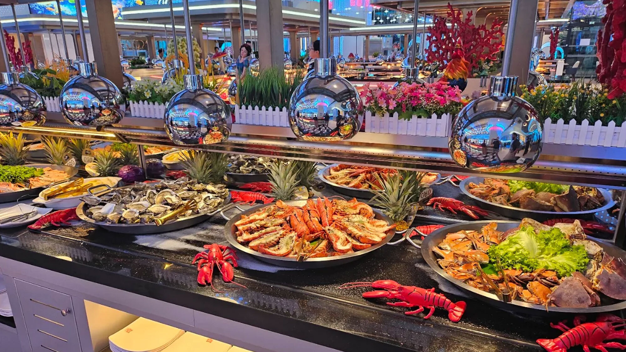 Un immense buffet à volonté de plus de 100 plats débarque à Marseille buffet-volonte-marseille-grand-littoral