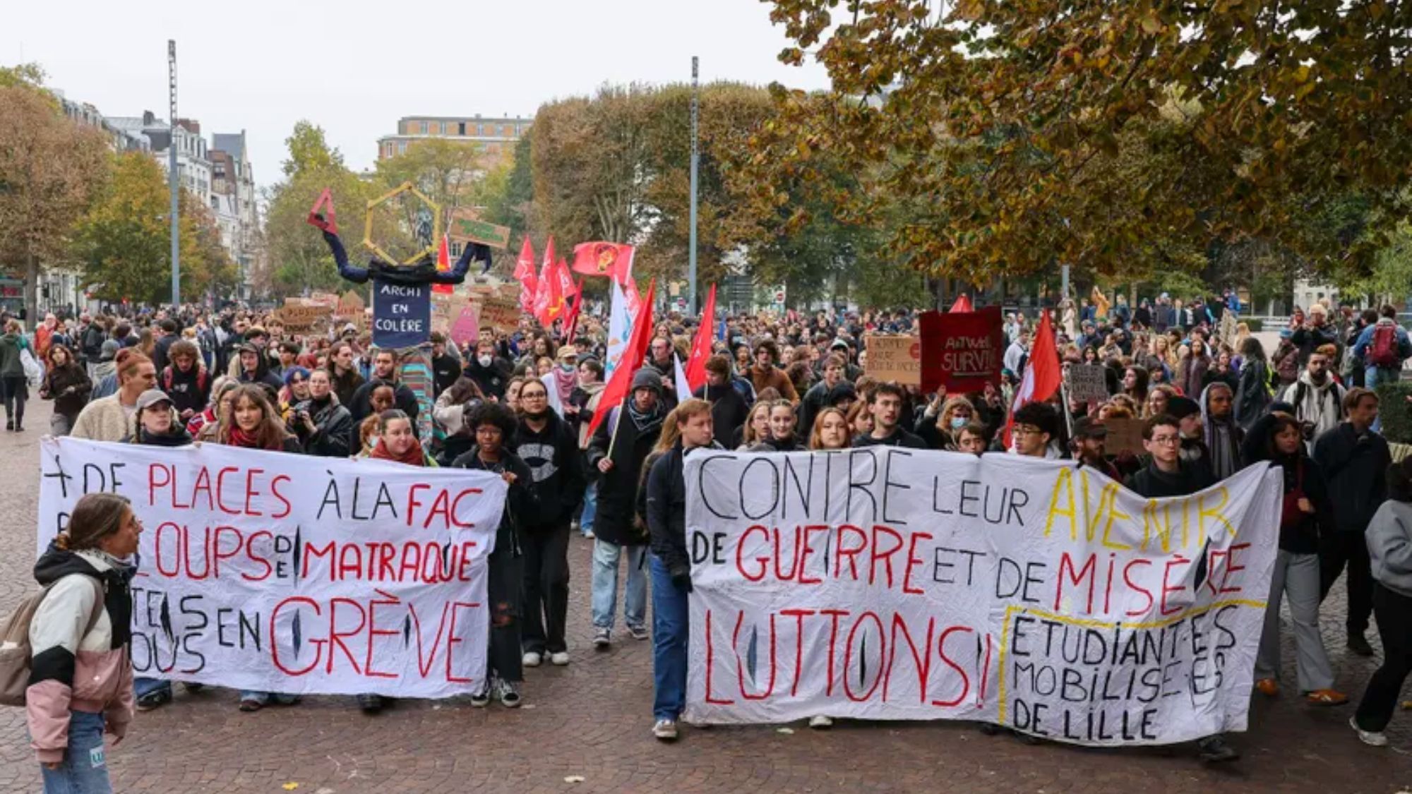Manifestations du 24 octobre à Lille : rassemblements, circulation… à quoi s’attendre samedi ? manifestation-gens-mobilisation