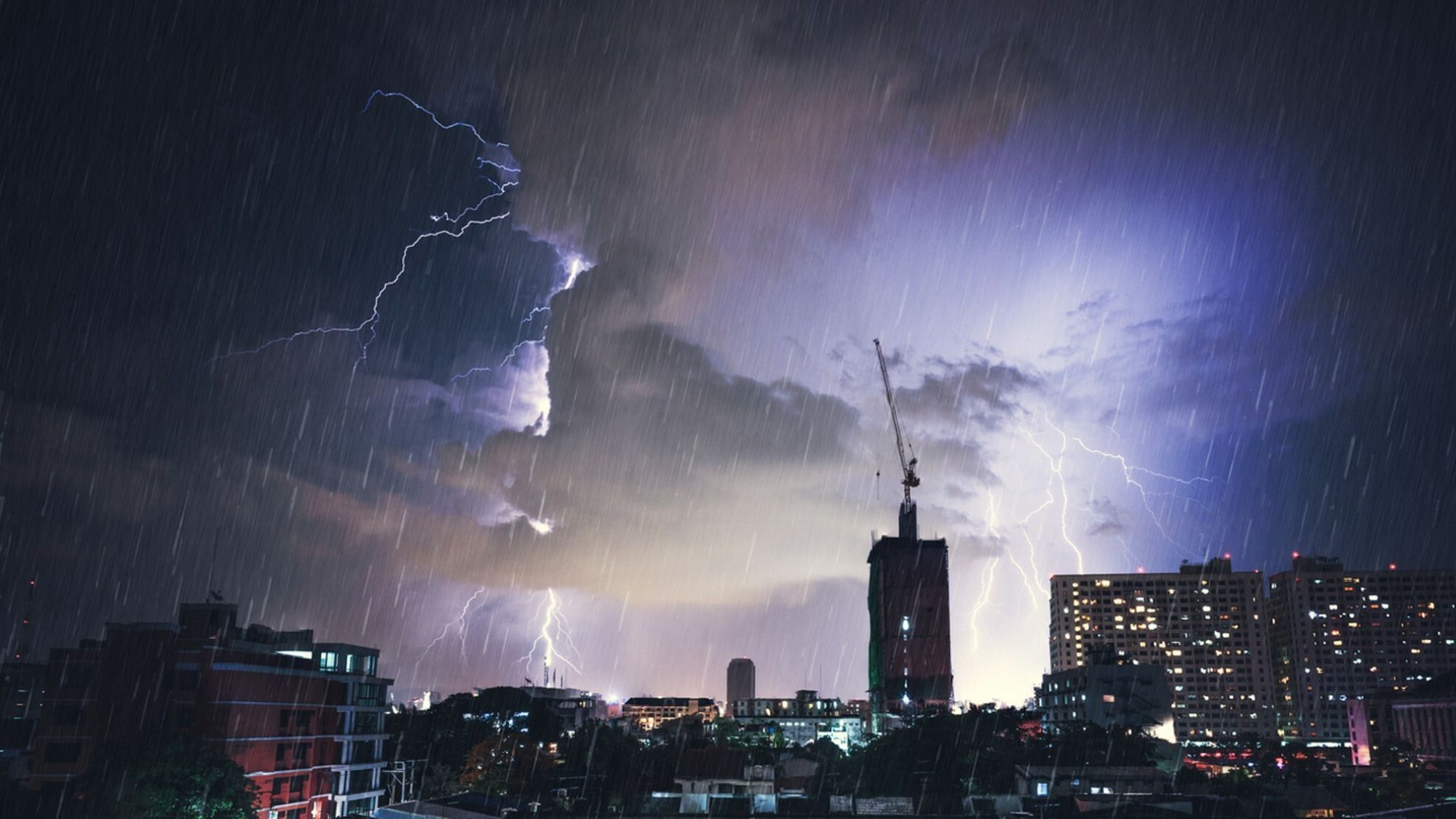 eclairs-pluie-orage-ciel