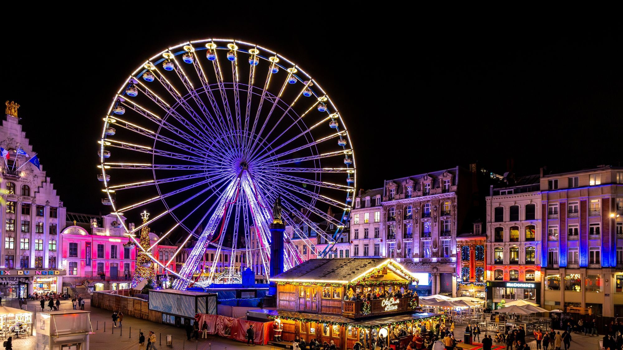 grandre-roue-chalet-nuit