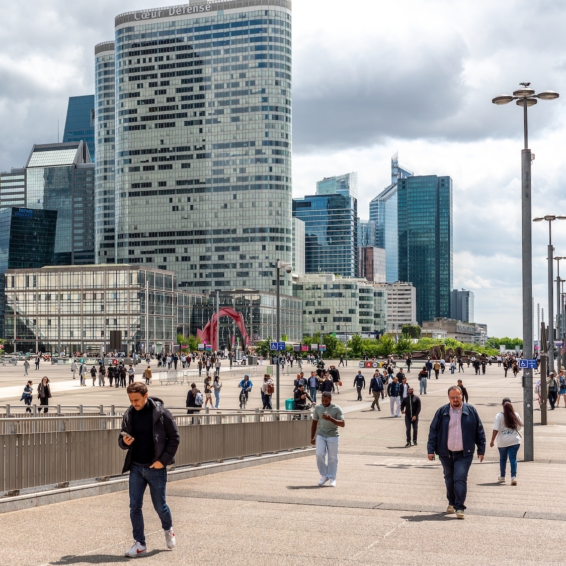 Paris continue de perdre des habitants et le marché du travail va en pâtir shutterstock-2636425331