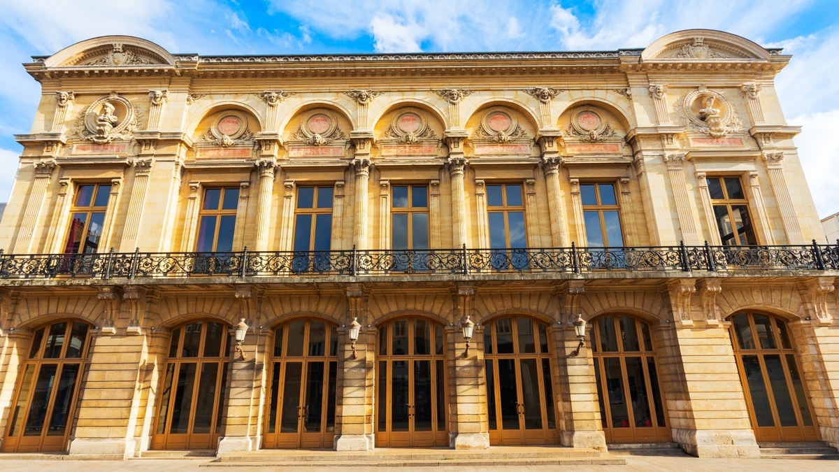 Blood Drive at the Reims Opera: A Unique Donation Event