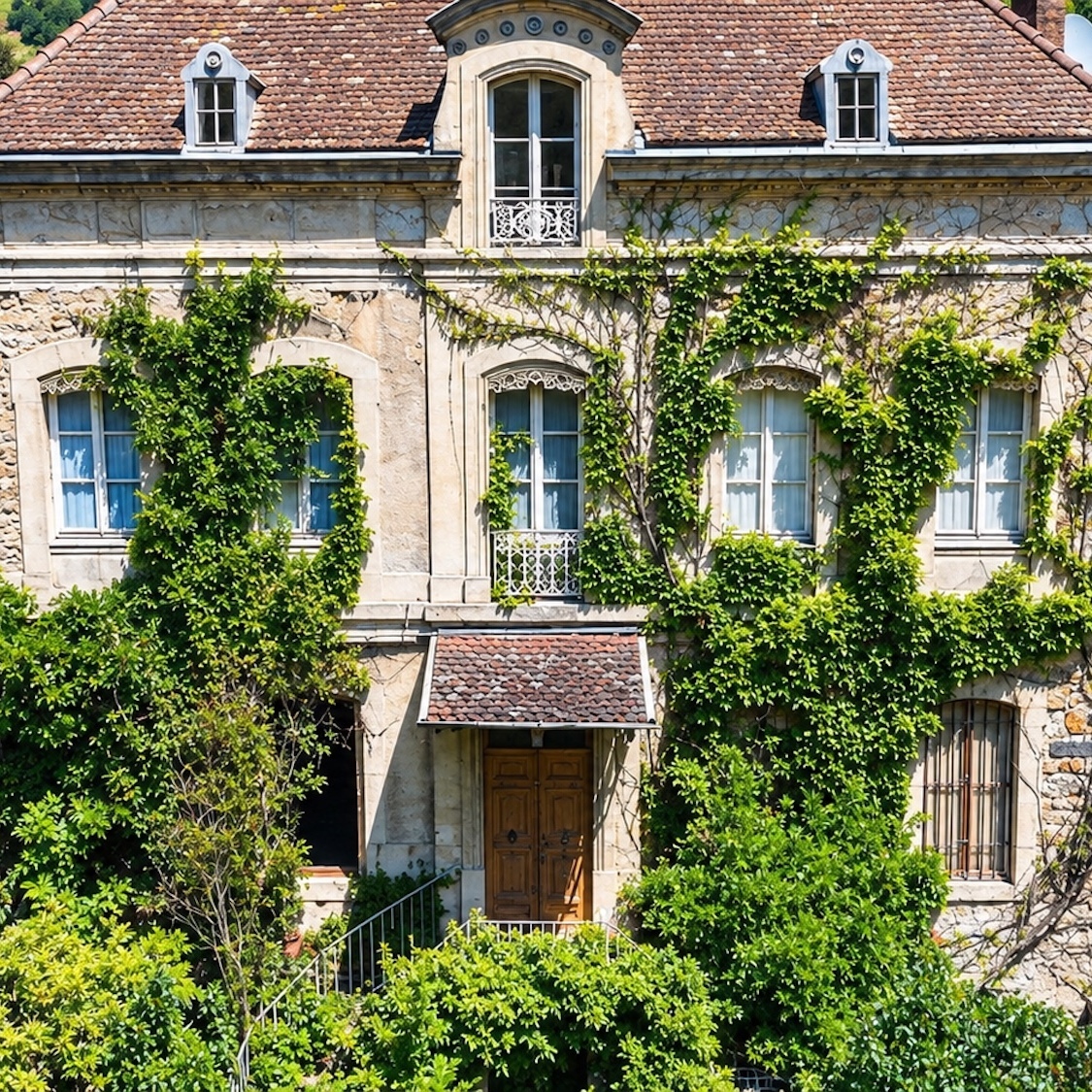 a-1h-lyon-hotel-abandonne-xixe-siecle-transforme-s