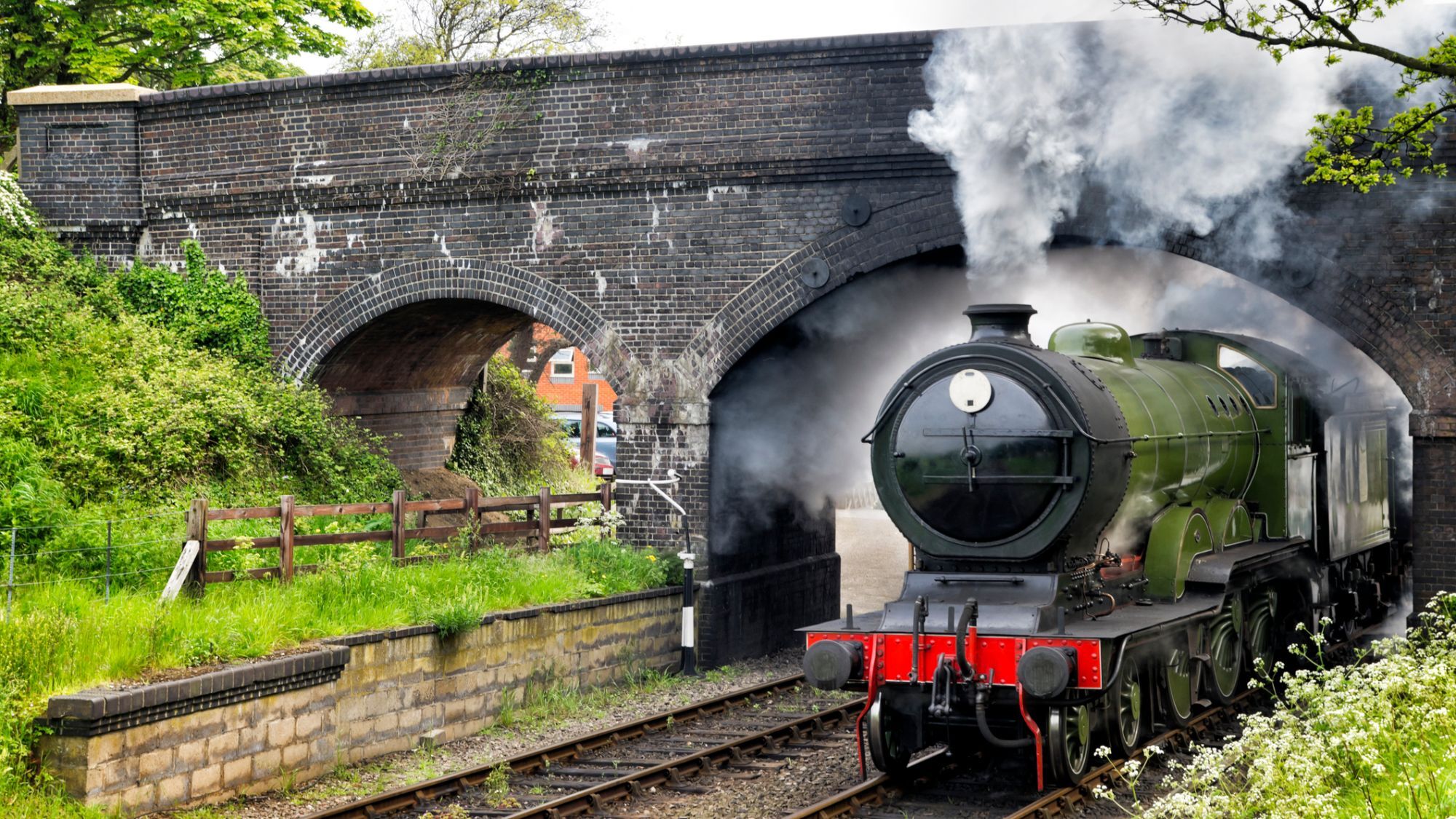 train-vapeur-pont-rails