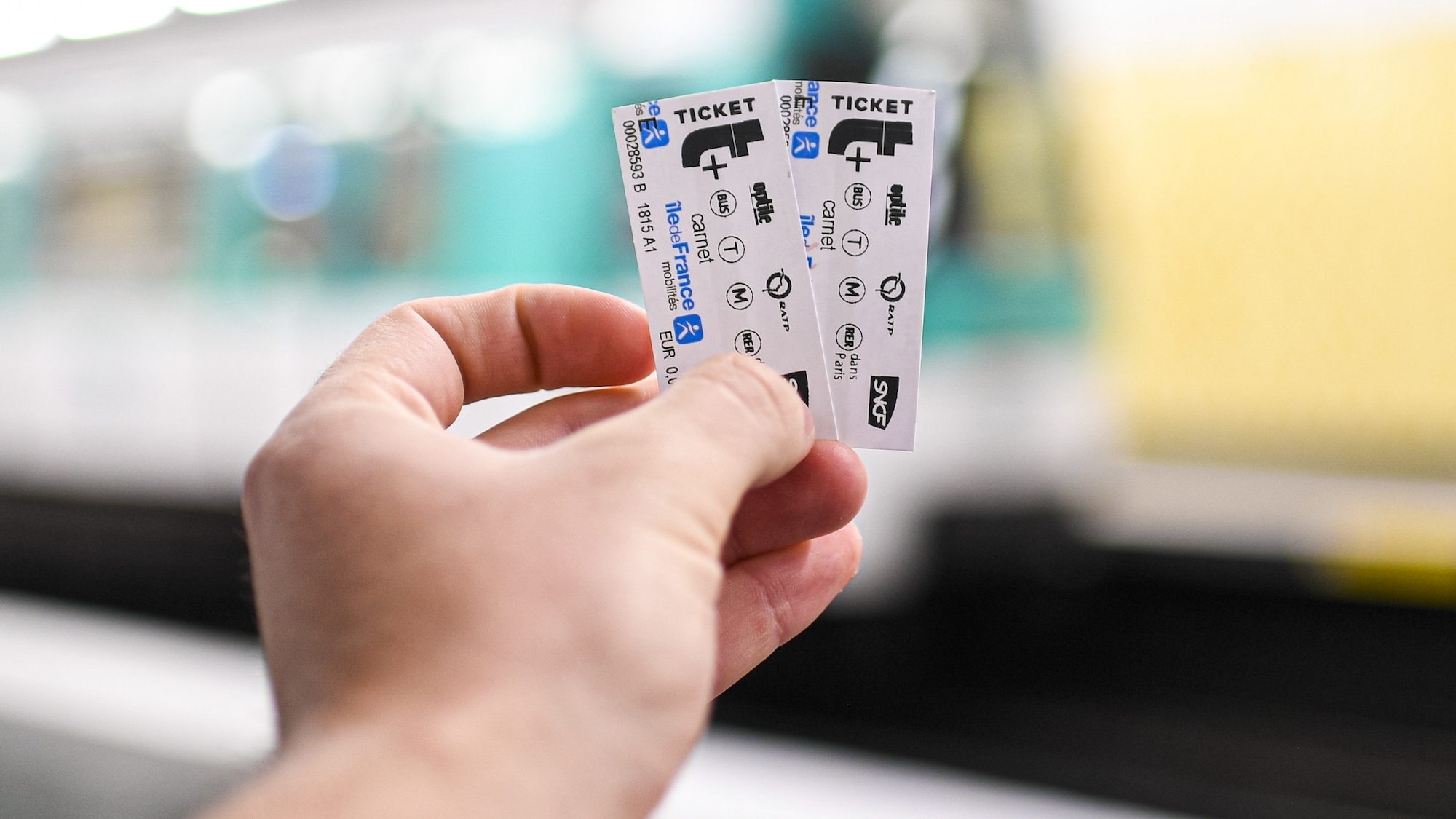Métro : une expo célèbre la fin du ticket carton ce week-end shutterstock-2759241779