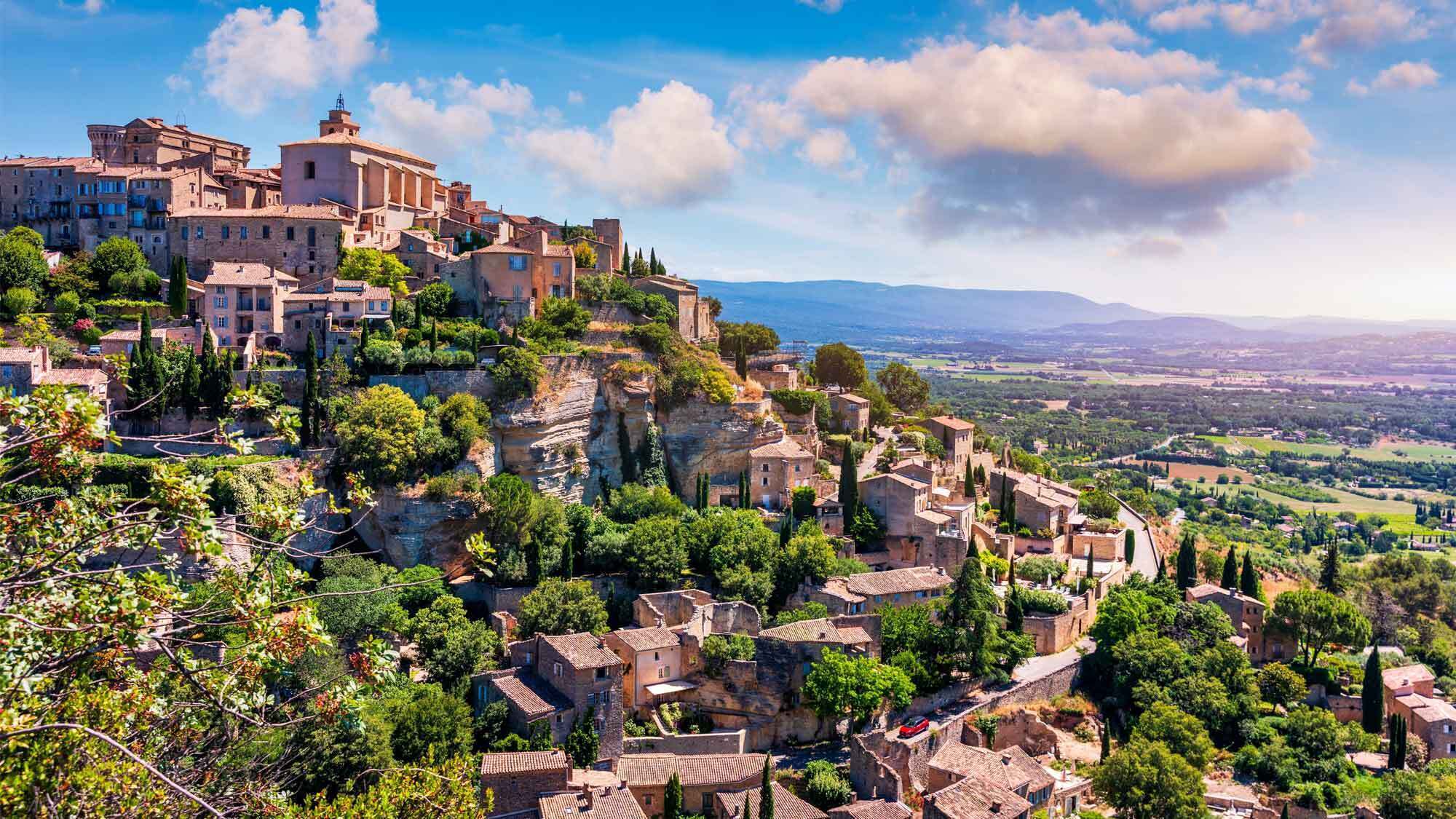 Just 2.5 hours from Lyon, the world's most beautiful village is finally free of tourists plus-beau-village-du-monde-gordes