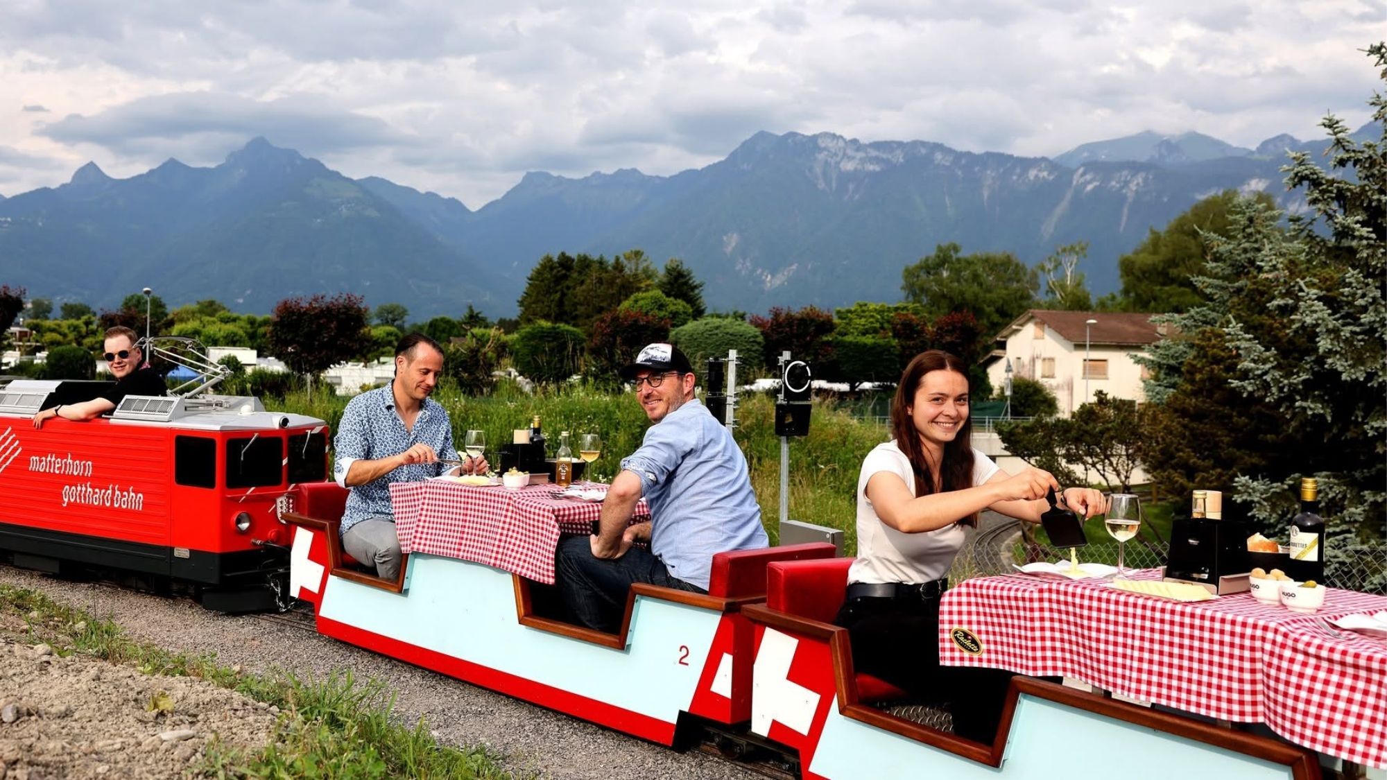 swiss-vapeur-train-raclette-volont-geneve