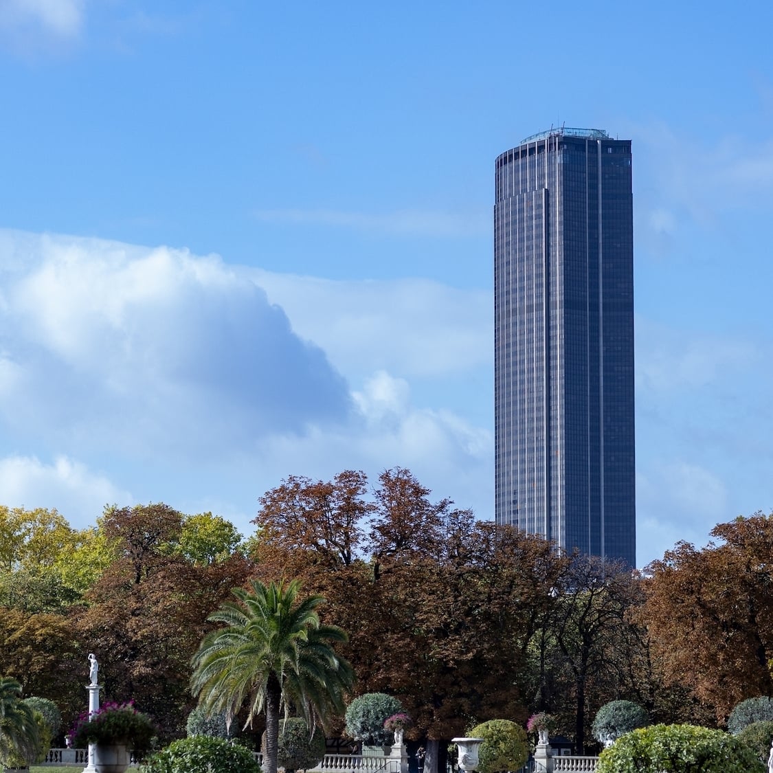 Tour Montparnasse : le projet de transformation à 800 millions abandonné shutterstock-2741794733