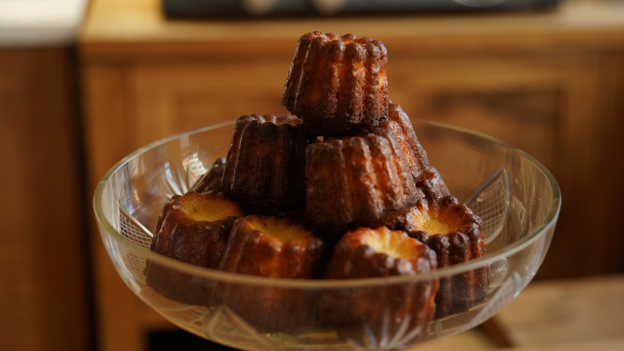 Où manger les meilleurs canelés de Bordeaux ? caneles-bordeaux
